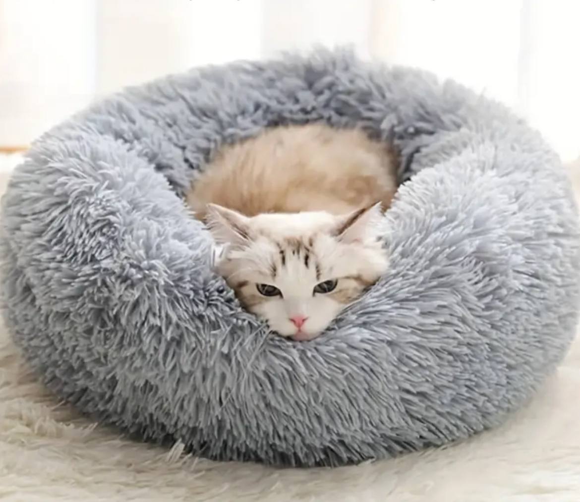 Cozy Winter Pet Bed for Cats and Dogs